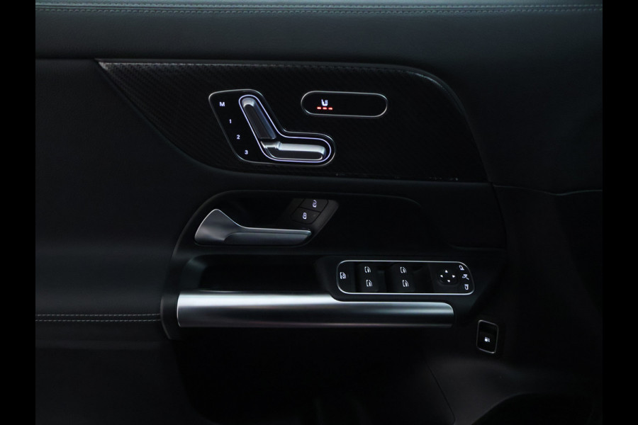 Mercedes-Benz GLA 250 e AMG Plug-In Hybride AMG Line | Night Pakket | 19 Inch AMG Velgen | Memory voorstoelen | Sfeerverlichting. Inclusief 24 maanden MB Certified garantie voor Europa.