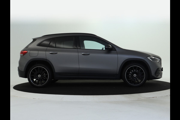 Mercedes-Benz GLA 250 e AMG Plug-In Hybride AMG Line | Night Pakket | 19 Inch AMG Velgen | Memory voorstoelen | Sfeerverlichting. Inclusief 24 maanden MB Certified garantie voor Europa.