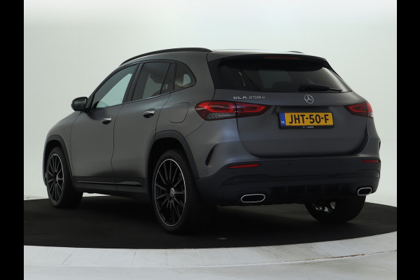 Mercedes-Benz GLA 250 e AMG Plug-In Hybride AMG Line | Night Pakket | 19 Inch AMG Velgen | Memory voorstoelen | Sfeerverlichting. Inclusief 24 maanden MB Certified garantie voor Europa.