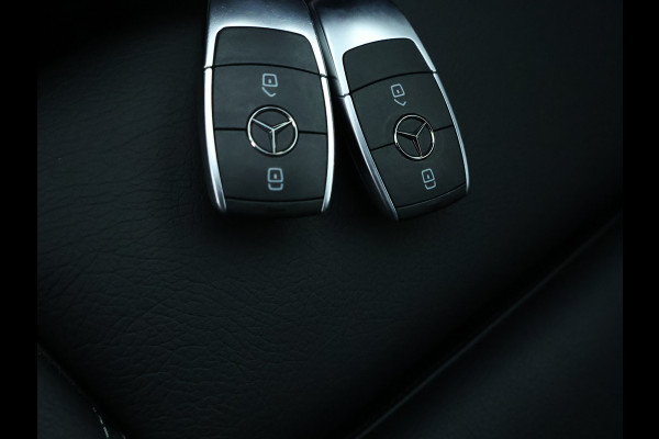 Mercedes-Benz GLA 250 e AMG Plug-In Hybride AMG Line | Night Pakket | 19 Inch AMG Velgen | Memory voorstoelen | Sfeerverlichting. Inclusief 24 maanden MB Certified garantie voor Europa.