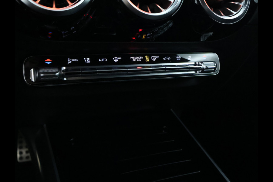 Mercedes-Benz GLA 250 e AMG Plug-In Hybride AMG Line | Night Pakket | 19 Inch AMG Velgen | Memory voorstoelen | Sfeerverlichting. Inclusief 24 maanden MB Certified garantie voor Europa.
