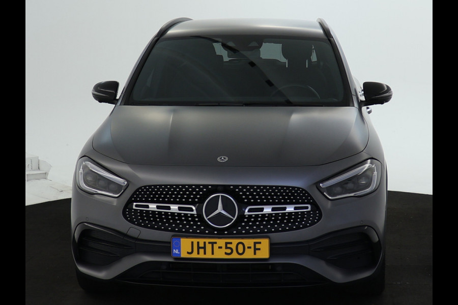 Mercedes-Benz GLA 250 e AMG Plug-In Hybride AMG Line | Night Pakket | 19 Inch AMG Velgen | Memory voorstoelen | Sfeerverlichting. Inclusief 24 maanden MB Certified garantie voor Europa.