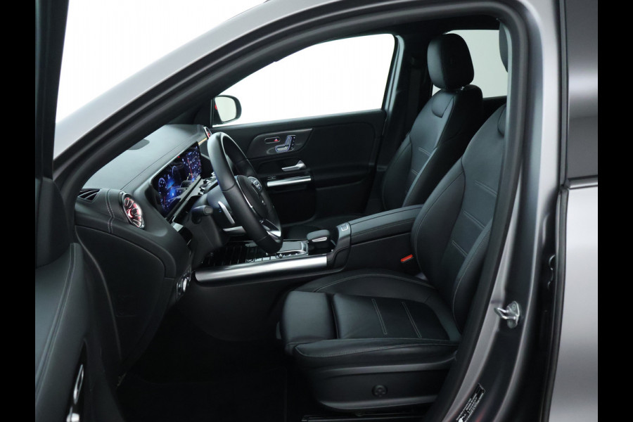 Mercedes-Benz GLA 250 e AMG Plug-In Hybride AMG Line | Night Pakket | 19 Inch AMG Velgen | Memory voorstoelen | Sfeerverlichting. Inclusief 24 maanden MB Certified garantie voor Europa.