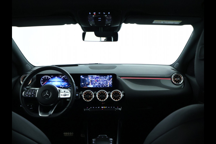 Mercedes-Benz GLA 250 e AMG Plug-In Hybride AMG Line | Night Pakket | 19 Inch AMG Velgen | Memory voorstoelen | Sfeerverlichting. Inclusief 24 maanden MB Certified garantie voor Europa.