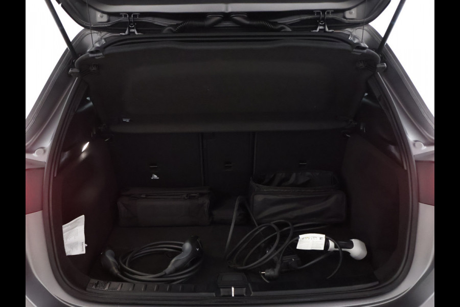 Mercedes-Benz GLA 250 e AMG Plug-In Hybride AMG Line | Night Pakket | 19 Inch AMG Velgen | Memory voorstoelen | Sfeerverlichting. Inclusief 24 maanden MB Certified garantie voor Europa.