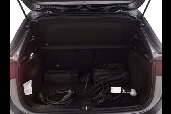 Mercedes-Benz GLA 250 e AMG Plug-In Hybride AMG Line | Night Pakket | 19 Inch AMG Velgen | Memory voorstoelen | Sfeerverlichting. Inclusief 24 maanden MB Certified garantie voor Europa.