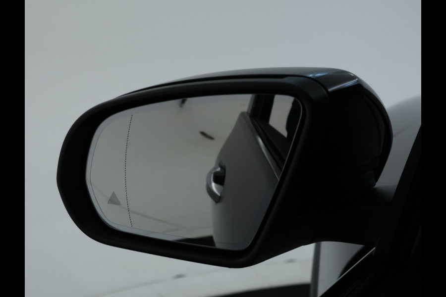 Mercedes-Benz GLA 250 e AMG Plug-In Hybride AMG Line | Night Pakket | 19 Inch AMG Velgen | Memory voorstoelen | Sfeerverlichting. Inclusief 24 maanden MB Certified garantie voor Europa.