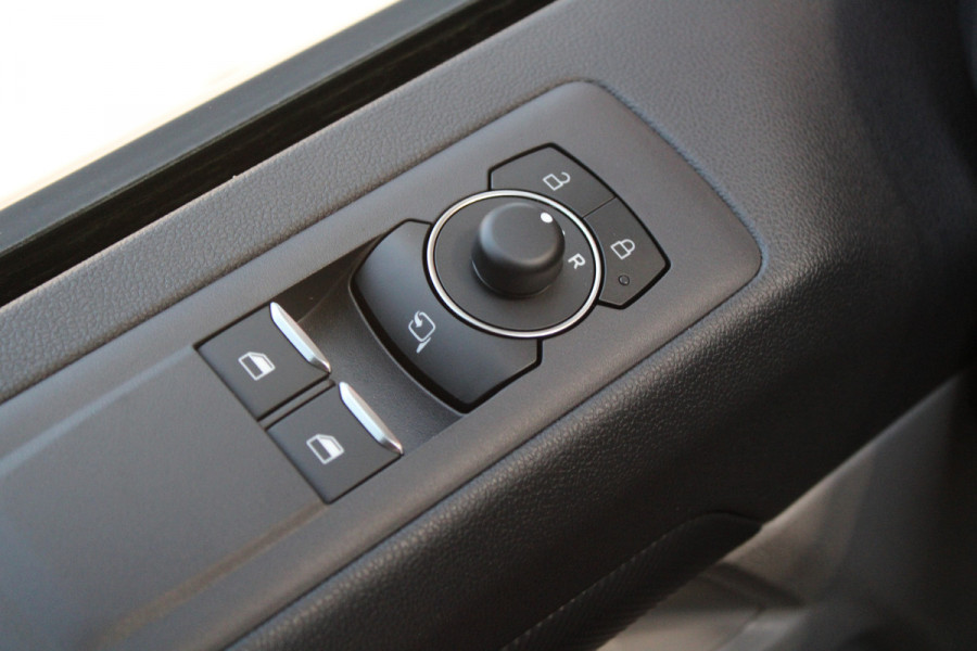 Ford Transit Custom 320 2.0 TDCI L2H1 Limited 136pk - Stoel/Stuurverwarming - Camera - Keyless - ACC - Dodehoek - Rijklaar Ford Transit Custom 320 2.0 TDCI L2H1 Limited 136pk - Stoel/Stuurverwarming - Camera - Keyless - ACC - Dodehoek - Rijklaar