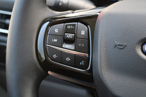 Ford Transit Custom 320 2.0 TDCI L2H1 Limited 136pk - Stoel/Stuurverwarming - Camera - Keyless - ACC - Dodehoek - Rijklaar Ford Transit Custom 320 2.0 TDCI L2H1 Limited 136pk - Stoel/Stuurverwarming - Camera - Keyless - ACC - Dodehoek - Rijklaar