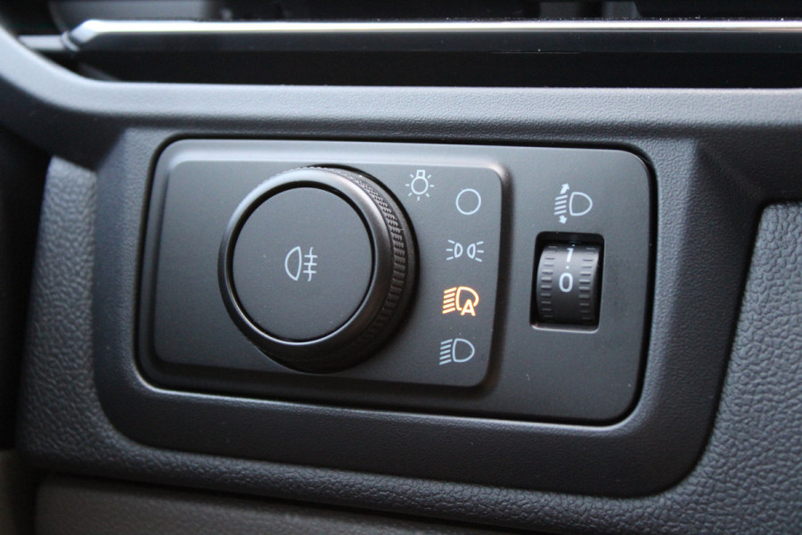 Ford Transit Custom 320 2.0 TDCI L2H1 Limited 136pk - Stoel/Stuurverwarming - Camera - Keyless - ACC - Dodehoek - Rijklaar Ford Transit Custom 320 2.0 TDCI L2H1 Limited 136pk - Stoel/Stuurverwarming - Camera - Keyless - ACC - Dodehoek - Rijklaar