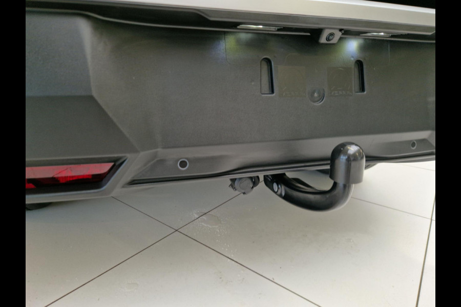 Peugeot 5008 1.6 Plug-in Hybrid 195 Allure 7,4 kW | Trekhaak | Seat Pack | Panoramic Navigation Pack | 360 Vision & Drive Assist Pack