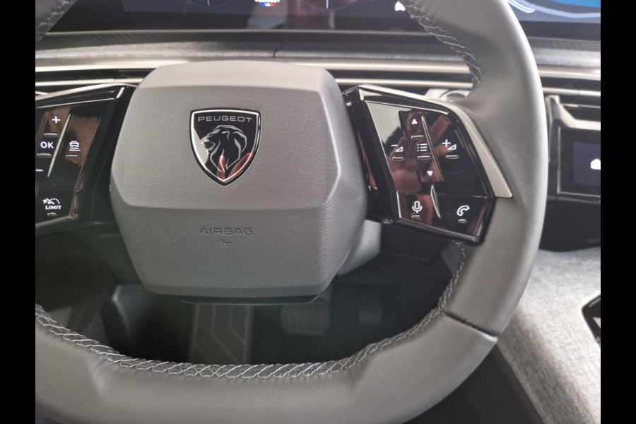 Peugeot 5008 1.6 Plug-in Hybrid 195 Allure 7,4 kW | Trekhaak | Seat Pack | Panoramic Navigation Pack | 360 Vision & Drive Assist Pack