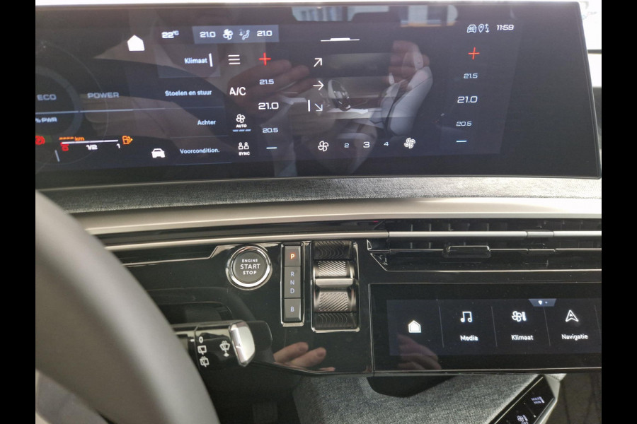 Peugeot 5008 1.6 Plug-in Hybrid 195 Allure 7,4 kW | Trekhaak | Seat Pack | Panoramic Navigation Pack | 360 Vision & Drive Assist Pack