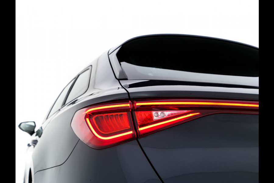 Seat Leon Sportstourer 2.0 TDI FR Business Intense (INCL-BTW) Aut.  *PANO | FULL-LED | ADAPTIVE-CRUISE | DIGI-COCKPIT | NAVI-FULLMAP | LEATHER-MICROFIBRE | CARPLAY | KEYLESS | SHIFT-PADDLES | SPORT-SEATS | AMBIENT-LIGHT | CAMERA | 17''ALU | T