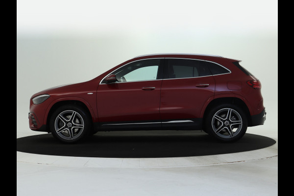 Mercedes-Benz GLA 250 e Business Solution AMG AMG Line Advanced Plus | Trekhaak | Dodehoek Assist | 11 kW Laden | Stoel en Stuurverwarming. Inclusief 24 maanden MB Certified garantie voor Europa.