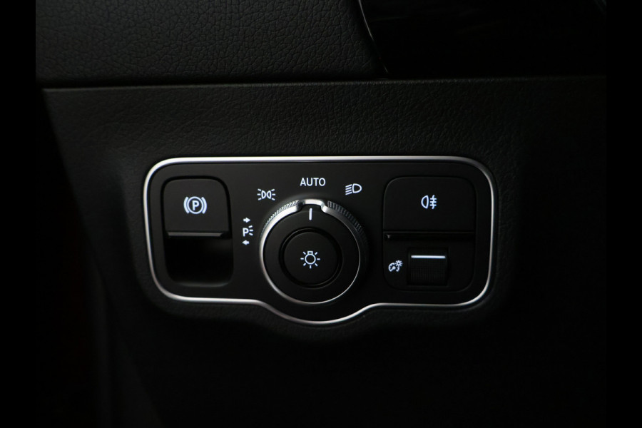 Mercedes-Benz GLA 250 e Business Solution AMG AMG Line Advanced Plus | Trekhaak | Dodehoek Assist | 11 kW Laden | Stoel en Stuurverwarming. Inclusief 24 maanden MB Certified garantie voor Europa.