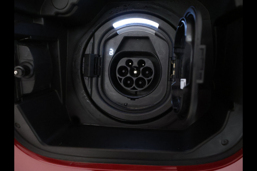 Mercedes-Benz GLA 250 e Business Solution AMG AMG Line Advanced Plus | Trekhaak | Dodehoek Assist | 11 kW Laden | Stoel en Stuurverwarming. Inclusief 24 maanden MB Certified garantie voor Europa.