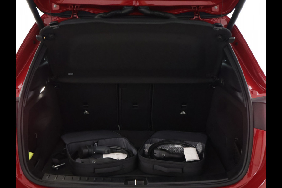 Mercedes-Benz GLA 250 e Business Solution AMG AMG Line Advanced Plus | Trekhaak | Dodehoek Assist | 11 kW Laden | Stoel en Stuurverwarming. Inclusief 24 maanden MB Certified garantie voor Europa.