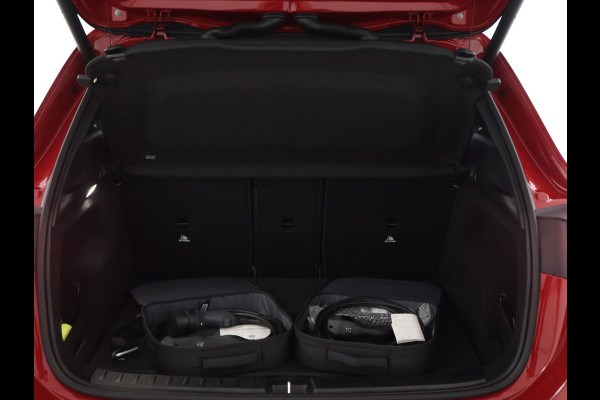 Mercedes-Benz GLA 250 e Business Solution AMG AMG Line Advanced Plus | Trekhaak | Dodehoek Assist | 11 kW Laden | Stoel en Stuurverwarming. Inclusief 24 maanden MB Certified garantie voor Europa.