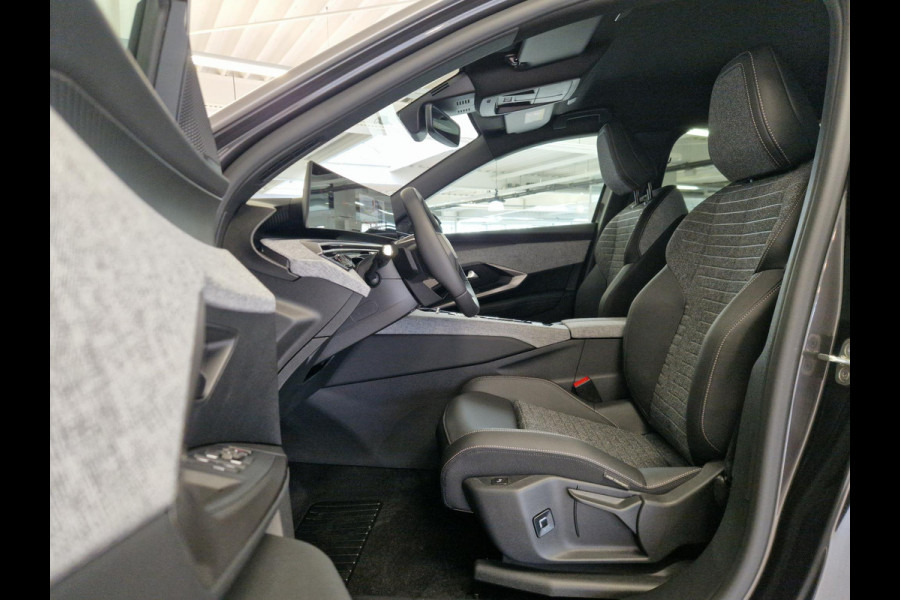 Peugeot 5008 1.6 Plug-in Hybrid 195 Allure 7,4 kW | Seat Pack | Panoramic Navigation Pack | 360 Vision & Drive Assist Pack