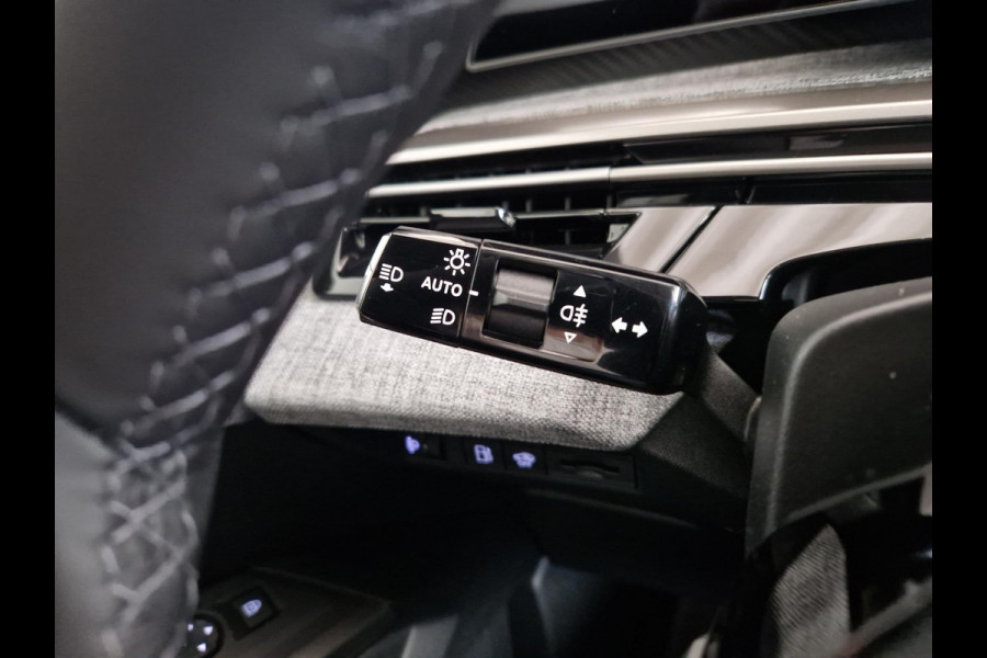 Peugeot 5008 1.6 Plug-in Hybrid 195 Allure 7,4 kW | Seat Pack | Panoramic Navigation Pack | 360 Vision & Drive Assist Pack