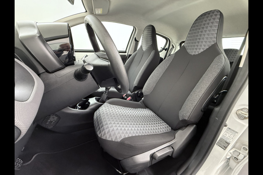 Peugeot 108 1.0 e-VTi 5Drs Airco Camera Navi* Apple Carplay Android Auto DAB Active Bluetooth Isofix Led Pack Techno 1e Eigenaar Origineel Nederlandse Auto Peugeot 108 1.0 e-VTi 5Drs Airco Camera Navi* Apple Carplay Android Auto DAB Active Bluetooth Isofix Led Pack Techno 1e Eigenaar Origineel Nederlandse Auto