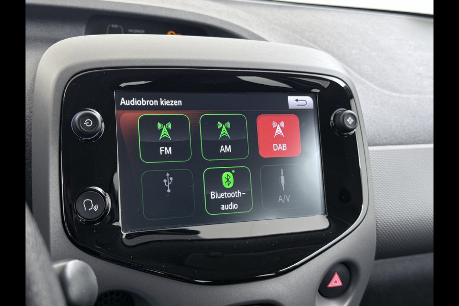 Peugeot 108 1.0 e-VTi 5Drs Airco Camera Navi* Apple Carplay Android Auto DAB Active Bluetooth Isofix Led Pack Techno 1e Eigenaar Origineel Nederlandse Auto Peugeot 108 1.0 e-VTi 5Drs Airco Camera Navi* Apple Carplay Android Auto DAB Active Bluetooth Isofix Led Pack Techno 1e Eigenaar Origineel Nederlandse Auto