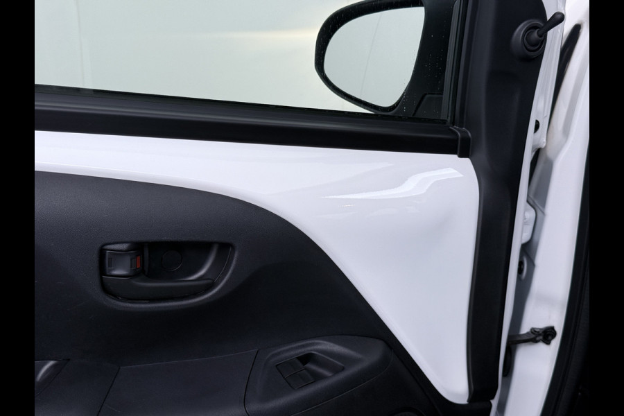 Peugeot 108 1.0 e-VTi 5Drs Airco Camera Navi* Apple Carplay Android Auto DAB Active Bluetooth Isofix Led Pack Techno 1e Eigenaar Origineel Nederlandse Auto Peugeot 108 1.0 e-VTi 5Drs Airco Camera Navi* Apple Carplay Android Auto DAB Active Bluetooth Isofix Led Pack Techno 1e Eigenaar Origineel Nederlandse Auto