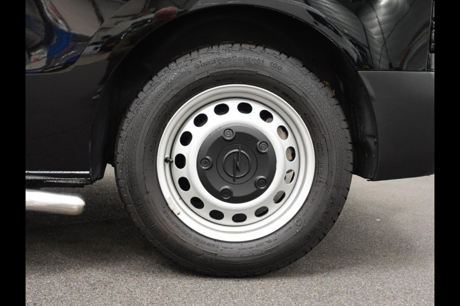 Opel Vivaro 2.0 BlueHDi 145PK L2 Automaat | Navigatie | Airco | Trekhaak | Side Bars | Betimmering | Laadruimte betimmering
