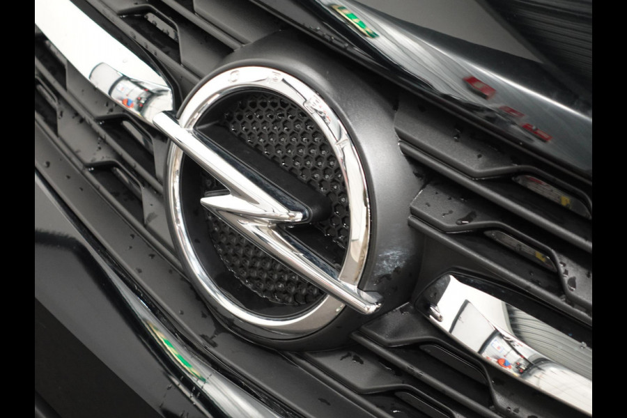 Opel Vivaro 2.0 BlueHDi 145PK L2 Automaat | Navigatie | Airco | Trekhaak | Side Bars | Betimmering | Laadruimte betimmering