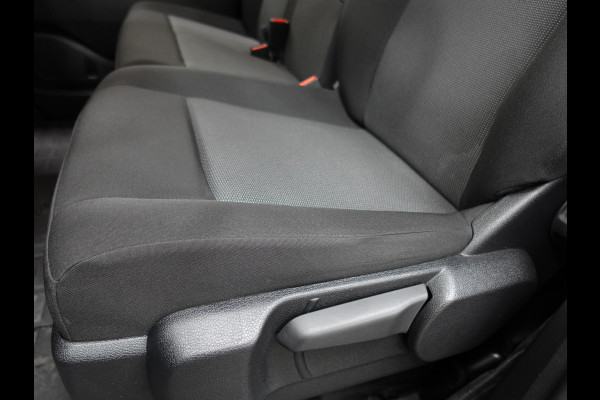 Opel Vivaro 2.0 BlueHDi 145PK L2 Automaat | Navigatie | Airco | Trekhaak | Side Bars | Betimmering | Laadruimte betimmering