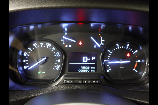 Opel Vivaro 2.0 BlueHDi 145PK L2 Automaat | Navigatie | Airco | Trekhaak | Side Bars | Betimmering | Laadruimte betimmering