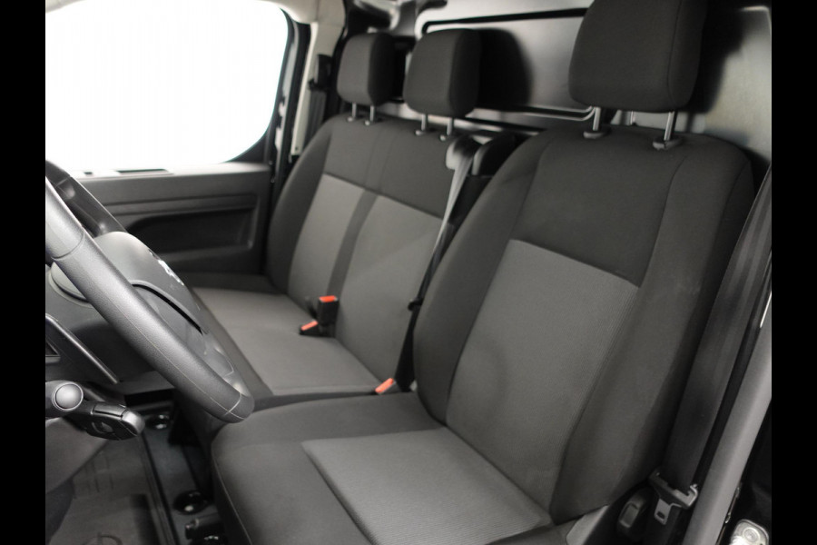 Opel Vivaro 2.0 BlueHDi 145PK L2 Automaat | Navigatie | Airco | Trekhaak | Side Bars | Betimmering | Laadruimte betimmering