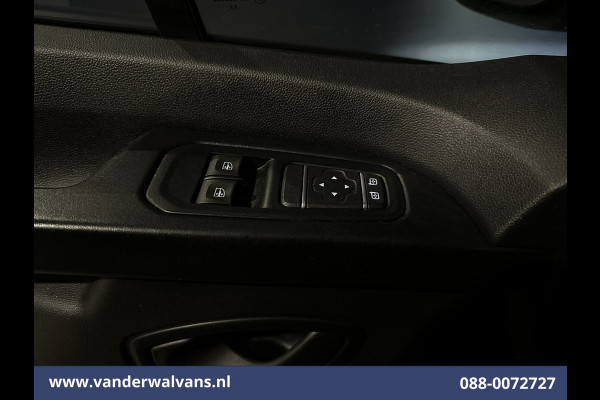 Renault Trafic 2.0 dCi 131pk L2H1 Euro6 Airco | Navigatie | LED | Cruisecontrol | Parkeersensoren Bijrijdersbank, 2500kg trekvermogen