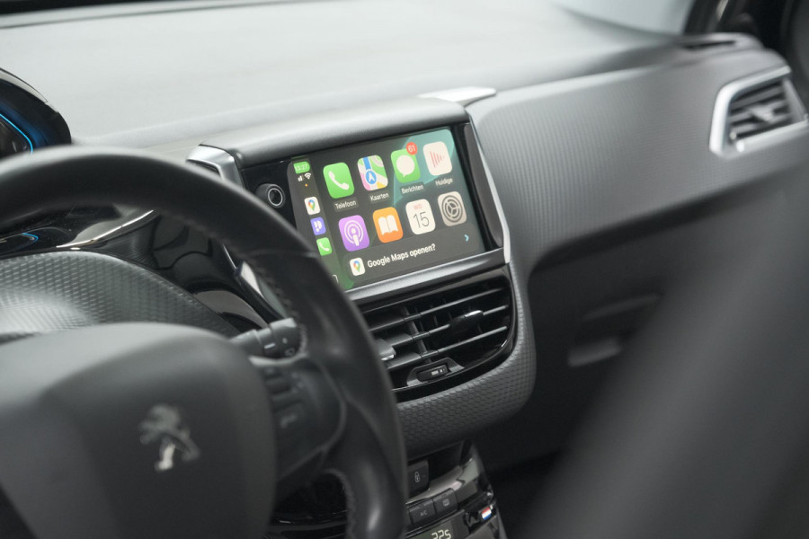 Peugeot 2008 PureTech 110 Allure | Panoramadak | Navigatie | Camera | Parkeersensoren Peugeot 2008 PureTech 110 Allure | Panoramadak | Navigatie | Camera | Parkeersensoren