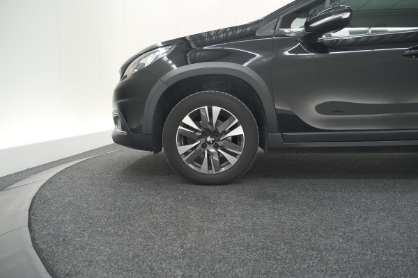 Peugeot 2008 PureTech 110 Allure | Panoramadak | Navigatie | Camera | Parkeersensoren Peugeot 2008 PureTech 110 Allure | Panoramadak | Navigatie | Camera | Parkeersensoren