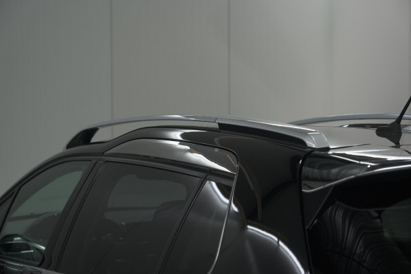 Peugeot 2008 PureTech 110 Allure | Panoramadak | Navigatie | Camera | Parkeersensoren Peugeot 2008 PureTech 110 Allure | Panoramadak | Navigatie | Camera | Parkeersensoren