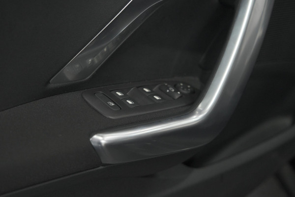 Peugeot 2008 PureTech 110 Allure | Panoramadak | Navigatie | Camera | Parkeersensoren Peugeot 2008 PureTech 110 Allure | Panoramadak | Navigatie | Camera | Parkeersensoren
