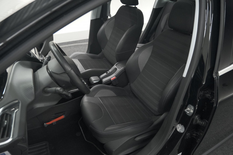 Peugeot 2008 PureTech 110 Allure | Panoramadak | Navigatie | Camera | Parkeersensoren Peugeot 2008 PureTech 110 Allure | Panoramadak | Navigatie | Camera | Parkeersensoren
