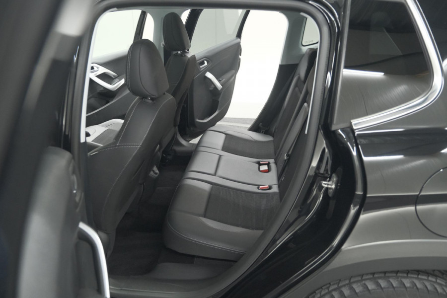 Peugeot 2008 PureTech 110 Allure | Panoramadak | Navigatie | Camera | Parkeersensoren Peugeot 2008 PureTech 110 Allure | Panoramadak | Navigatie | Camera | Parkeersensoren