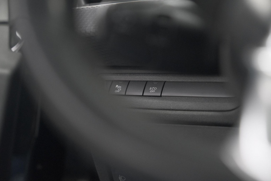 Peugeot 2008 PureTech 110 Allure | Panoramadak | Navigatie | Camera | Parkeersensoren Peugeot 2008 PureTech 110 Allure | Panoramadak | Navigatie | Camera | Parkeersensoren