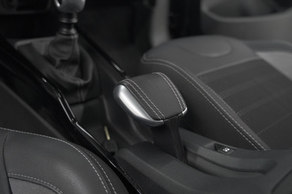 Peugeot 2008 PureTech 110 Allure | Panoramadak | Navigatie | Camera | Parkeersensoren Peugeot 2008 PureTech 110 Allure | Panoramadak | Navigatie | Camera | Parkeersensoren