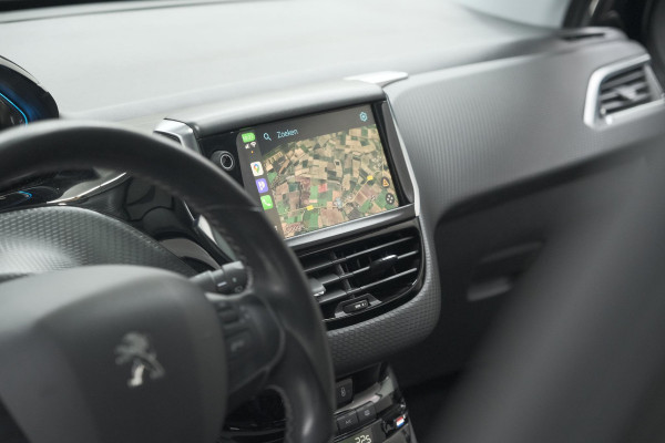 Peugeot 2008 PureTech 110 Allure | Panoramadak | Navigatie | Camera | Parkeersensoren Peugeot 2008 PureTech 110 Allure | Panoramadak | Navigatie | Camera | Parkeersensoren