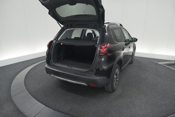 Peugeot 2008 PureTech 110 Allure | Panoramadak | Navigatie | Camera | Parkeersensoren Peugeot 2008 PureTech 110 Allure | Panoramadak | Navigatie | Camera | Parkeersensoren