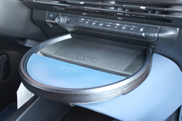 Lancia Ypsilon 1.2 110PK Turbo Hybrid Edizione Cassina Limitata | NAVIGATIE | CAMERA VOOR/ ACHTER | ELEKTRISCH VERSTELBARE BESTUURDERSSTOEL | VELOURS BEKLEDING | STOEL VERWARMING | MASAGE FUNTIE OF VOORSTOELEN |  DRAADLOOS APPLE CARPLAY / ANDROID AUTO | DRAADLOZE TELEFOONLADER | DODEHOEK DETECTIE | CLIMATE CONTROL | Lancia Ypsilon 1.2 110PK Turbo Hybrid Edizione Cassina Limitata | NAVIGATIE | CAMERA VOOR/ ACHTER | ELEKTRISCH VERSTELBARE BESTUURDERSSTOEL | VELOURS BEKLEDING | STOEL VERWARMING | MASAGE FUNTIE OF VOORSTOELEN |  DRAADLOOS APPLE CARPLAY / ANDROID AUTO | DRAADLOZE TELEFOONLADER | DODEHOEK DETECTIE | CLIMATE CONTROL |