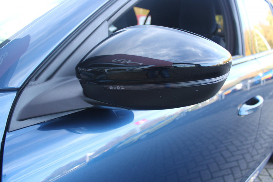 Lancia Ypsilon 1.2 110PK Turbo Hybrid Edizione Cassina Limitata | NAVIGATIE | CAMERA VOOR/ ACHTER | ELEKTRISCH VERSTELBARE BESTUURDERSSTOEL | VELOURS BEKLEDING | STOEL VERWARMING | MASAGE FUNTIE OF VOORSTOELEN |  DRAADLOOS APPLE CARPLAY / ANDROID AUTO | DRAADLOZE TELEFOONLADER | DODEHOEK DETECTIE | CLIMATE CONTROL | Lancia Ypsilon 1.2 110PK Turbo Hybrid Edizione Cassina Limitata | NAVIGATIE | CAMERA VOOR/ ACHTER | ELEKTRISCH VERSTELBARE BESTUURDERSSTOEL | VELOURS BEKLEDING | STOEL VERWARMING | MASAGE FUNTIE OF VOORSTOELEN |  DRAADLOOS APPLE CARPLAY / ANDROID AUTO | DRAADLOZE TELEFOONLADER | DODEHOEK DETECTIE | CLIMATE CONTROL |