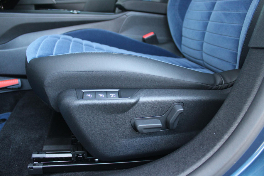 Lancia Ypsilon 1.2 110PK Turbo Hybrid Edizione Cassina Limitata | NAVIGATIE | CAMERA VOOR/ ACHTER | ELEKTRISCH VERSTELBARE BESTUURDERSSTOEL | VELOURS BEKLEDING | STOEL VERWARMING | MASAGE FUNTIE OF VOORSTOELEN |  DRAADLOOS APPLE CARPLAY / ANDROID AUTO | DRAADLOZE TELEFOONLADER | DODEHOEK DETECTIE | CLIMATE CONTROL | Lancia Ypsilon 1.2 110PK Turbo Hybrid Edizione Cassina Limitata | NAVIGATIE | CAMERA VOOR/ ACHTER | ELEKTRISCH VERSTELBARE BESTUURDERSSTOEL | VELOURS BEKLEDING | STOEL VERWARMING | MASAGE FUNTIE OF VOORSTOELEN |  DRAADLOOS APPLE CARPLAY / ANDROID AUTO | DRAADLOZE TELEFOONLADER | DODEHOEK DETECTIE | CLIMATE CONTROL |