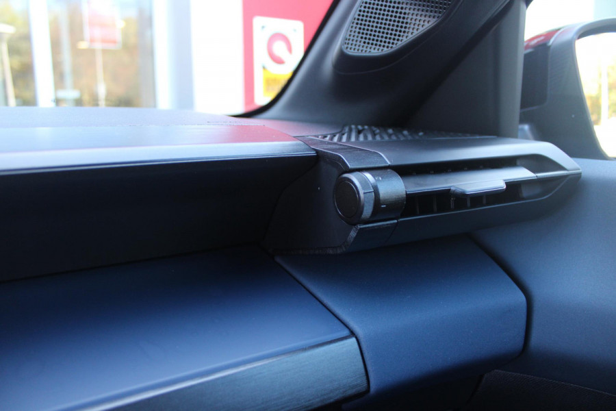 Lancia Ypsilon 1.2 110PK Turbo Hybrid Edizione Cassina Limitata | NAVIGATIE | CAMERA VOOR/ ACHTER | ELEKTRISCH VERSTELBARE BESTUURDERSSTOEL | VELOURS BEKLEDING | STOEL VERWARMING | MASAGE FUNTIE OF VOORSTOELEN |  DRAADLOOS APPLE CARPLAY / ANDROID AUTO | DRAADLOZE TELEFOONLADER | DODEHOEK DETECTIE | CLIMATE CONTROL | Lancia Ypsilon 1.2 110PK Turbo Hybrid Edizione Cassina Limitata | NAVIGATIE | CAMERA VOOR/ ACHTER | ELEKTRISCH VERSTELBARE BESTUURDERSSTOEL | VELOURS BEKLEDING | STOEL VERWARMING | MASAGE FUNTIE OF VOORSTOELEN |  DRAADLOOS APPLE CARPLAY / ANDROID AUTO | DRAADLOZE TELEFOONLADER | DODEHOEK DETECTIE | CLIMATE CONTROL |