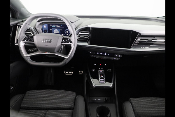 Audi Q4 e-tron 40 S edition 63 kWh 204pk | Achteruitrijcamera | Comfortpakket | Assistentiepakket plus | Optiekpakket zwart plus | Privacy glas | Adaptive cruise control |