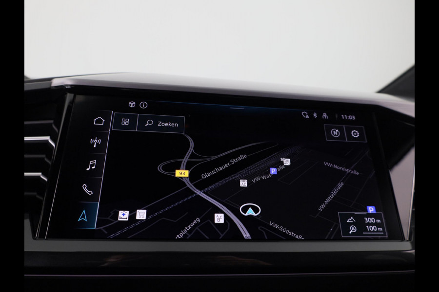 Audi Q4 e-tron 40 S edition 63 kWh 204pk | Achteruitrijcamera | Comfortpakket | Assistentiepakket plus | Optiekpakket zwart plus | Privacy glas | Adaptive cruise control |